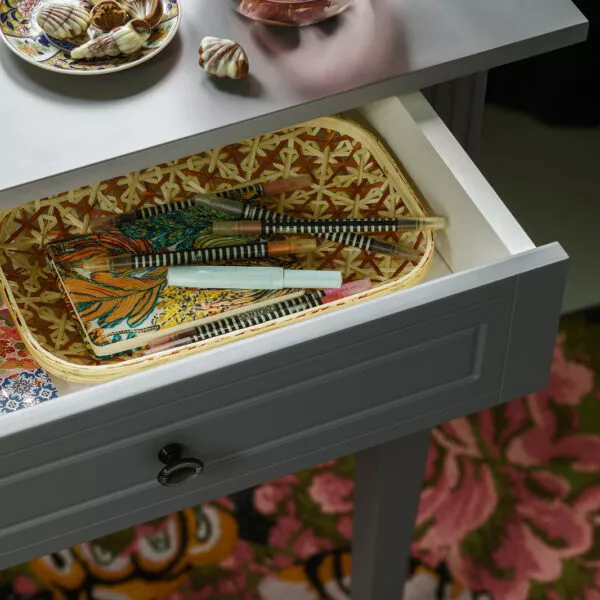 Biurko Ines Neutral Gray – Elegancja w każdym wnętrzu