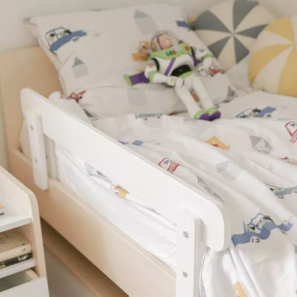 Bellamy barierka uniwersalna snow/ timeless white