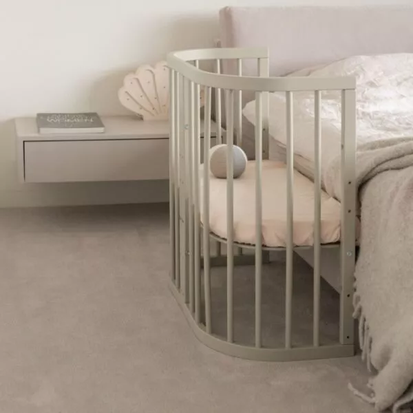 Oliwkowe Łóżeczko 7w1 dla Dziecka – Wielofunkcyjny Mebel