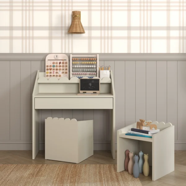 Biurko Montessori Book Nook latte – rośnie razem z dzieckiem